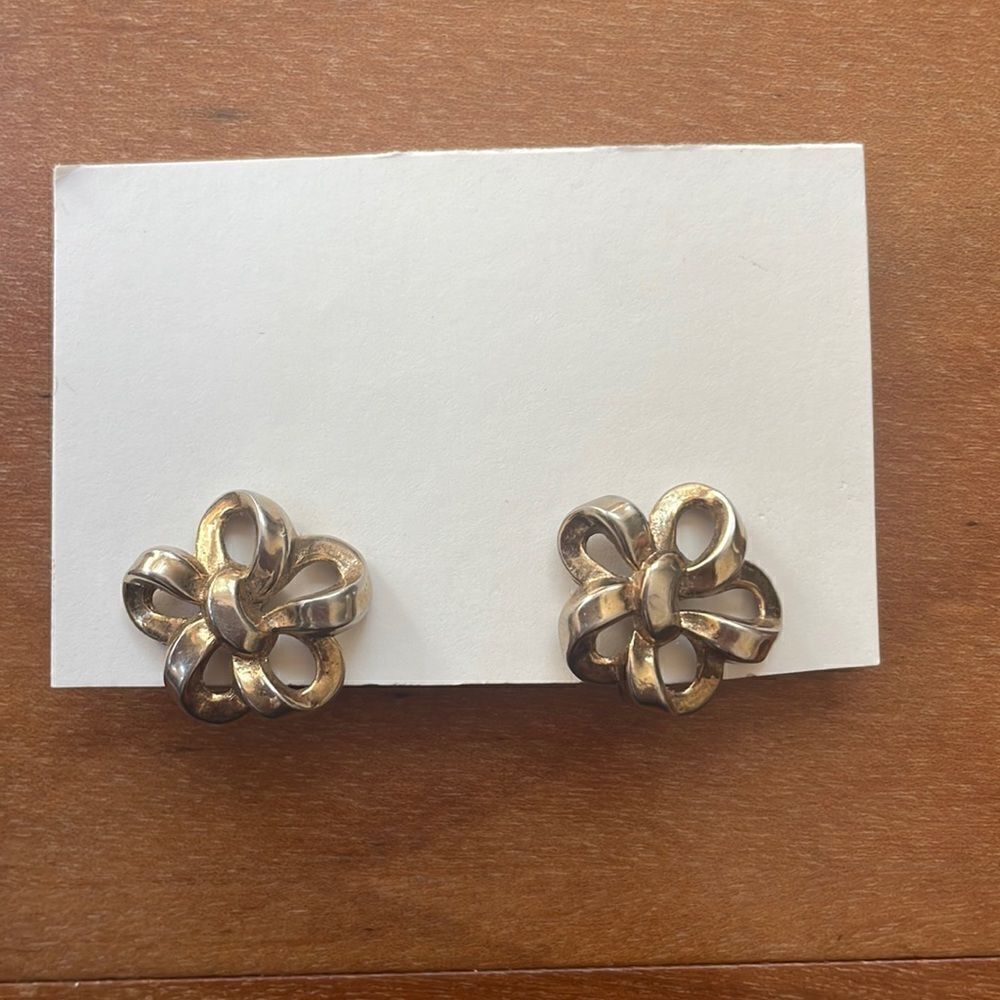 Trifári Vintage Bow Knot Earrings Clip On
